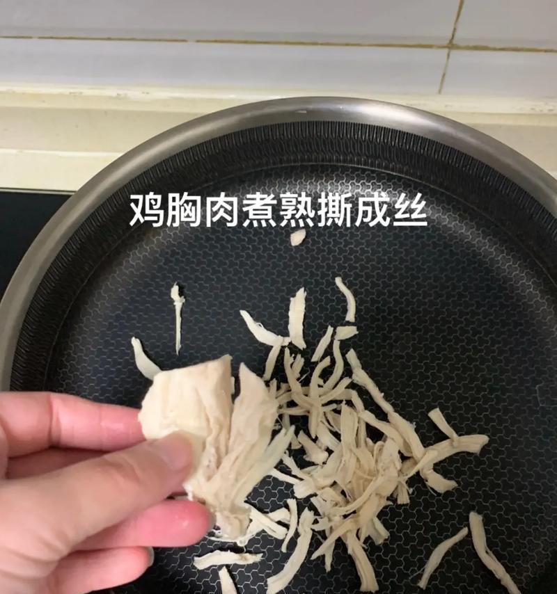 比熊吃鸡胸肉后呕吐了怎么办？可能的原因是什么？